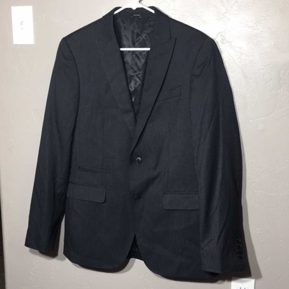 J. Ferrar textured gray black pleated button up
